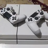 یک PS4کپیخور ۱ ترا با ۲ دسته سالم و ۳۰ بازی قشنگ