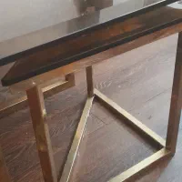 میز شیشه ای دودی با پایه طلایی|مبلمان خانگی و میز عسلی|رشت, دیلمان|دیوار