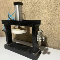 دستگاه کوکتل / پرس پنوماتیک