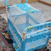 تخت کنار مادر و کریر