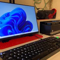 مینی کیس اچ‌پی با مانیتور