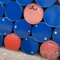 بشکه فلزی آبی قرمز