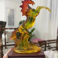 مجسمه کریستال