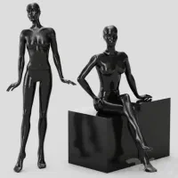 دو عدد مانکن زنانه در حد نو