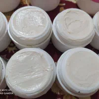 کرم سفیدکننده قوی صورت و بدن|آرایشی، بهداشتی، درمانی|بندرعباس, |دیوار