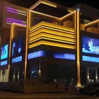 غرفه ۱۰۰ متر روبروی مرکز تجاری بر خیابان تهاتر