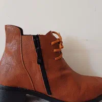 نیم بوت|کیف، کفش، کمربند|بروجن, |دیوار