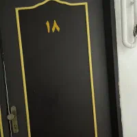 درب ورودی ساختمان