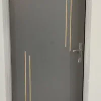 در اتاق چوبی جنس درجه 1