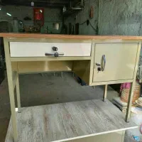 میز تحریر و اداری