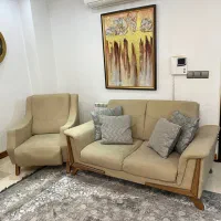 مبل ۷نفره و مبل میزبان ۲عدد به همراه جلو مبلی|مبلمان خانگی و میز عسلی|سرخرود, |دیوار