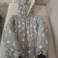 کاپشن و تعدادی لباس پسرانه  کارکرده ۵ تا ۶ سال