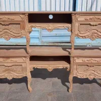 نجار ماهر جهت تولید میز تلویزیون و کنسول