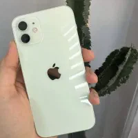 اپل iPhone 12 با حافظهٔ ۱۲۸ گیگابایت