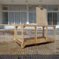 تعدادی قفس، آشیانه، لانه، پایه قفس فروشی دارم|لوازم جانبی حیوانات|اصفهان, سروستان|دیوار