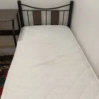 میز تحریر و صندلی گردان و تخت یک نفره|میز تحریر و کامپیوتر|مشهد, پورسینا|دیوار