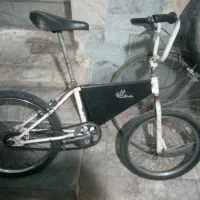 دوعدد دوچرخه سالم