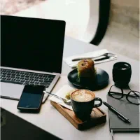 استخدام گرافیست فتوشاپ و کورل یا ایلیستریتور