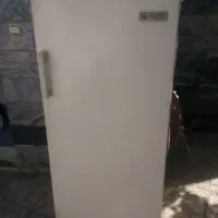 یخچال قدیمی سالم و بدون کوچکترین عیب وایراد