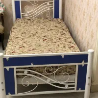 تخت یکنفره فلزی