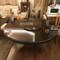 میز گرد چوبی