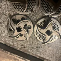 تیغ چرخ گوشت و مار پیچ و مهره سر چرخ گوشت