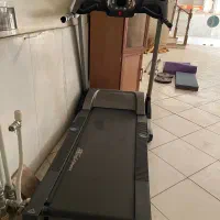 یک عدد تردمیل برند فورد