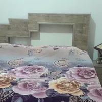 تخت دو نفره بدون توشک با دو عدد پاتختی|تخت و سرویس خواب|رشت, پیرکلاچای|دیوار