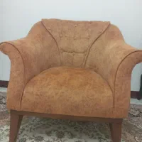 مبل تک نفره نو و میز عسلی