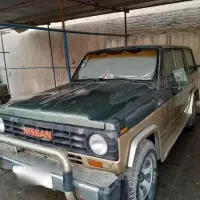 پاترول۴درب ۴سیلندرمدل۸۱ موتورz شش دنده ۱۵سال خواب