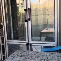 فروش فوری یخچال مغازه دو طرف ویترین و چرخ گوشت