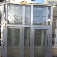 پنجره آلومینیم نقره ای