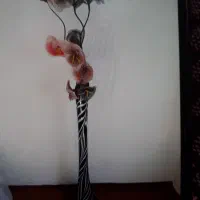گلدان با گل