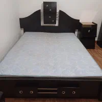 تخت دونفره وپاتختی