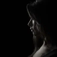 با یک نگاه شروع می شود.