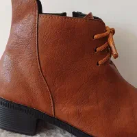 نیم بوت|کیف، کفش، کمربند|بروجن, |دیوار