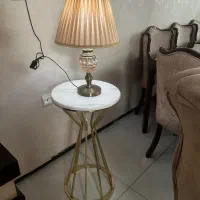آباژور و میز