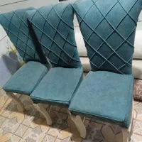 سه عدد صندلی یه کم نیاز به تعمیر