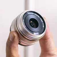 لنز میکرو چهار سوم Olympus m.Zuiko 17mm F1.8