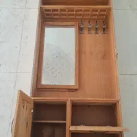 ویترین و دکور چوبی و رخت آویز و ۲ لنگه در