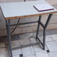 میز سر دوز یا چرخ خیاطی