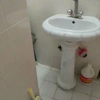 روشویی و شیر