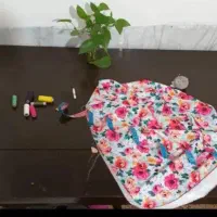 یک عدد میز نهارخوری