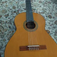 گیتار دست ساز اسپانیایی