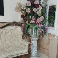 گلدون و مبل سه نفره