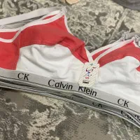 تعدادی جین لباس زیر زنانه