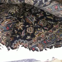 فرش دستباف زمینه سورمه ای