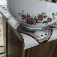 چینی گل سرخی لب طلایی زرین