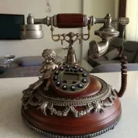 تلفن رومیزی سلطنتی