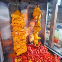همگار خانوم کار در آشپز خانه